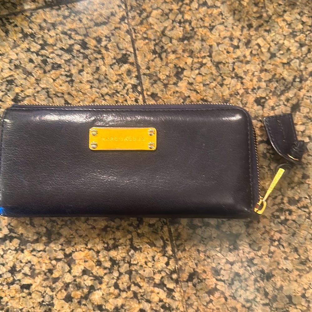 Marc Jacobs wallet shiny navy black leather